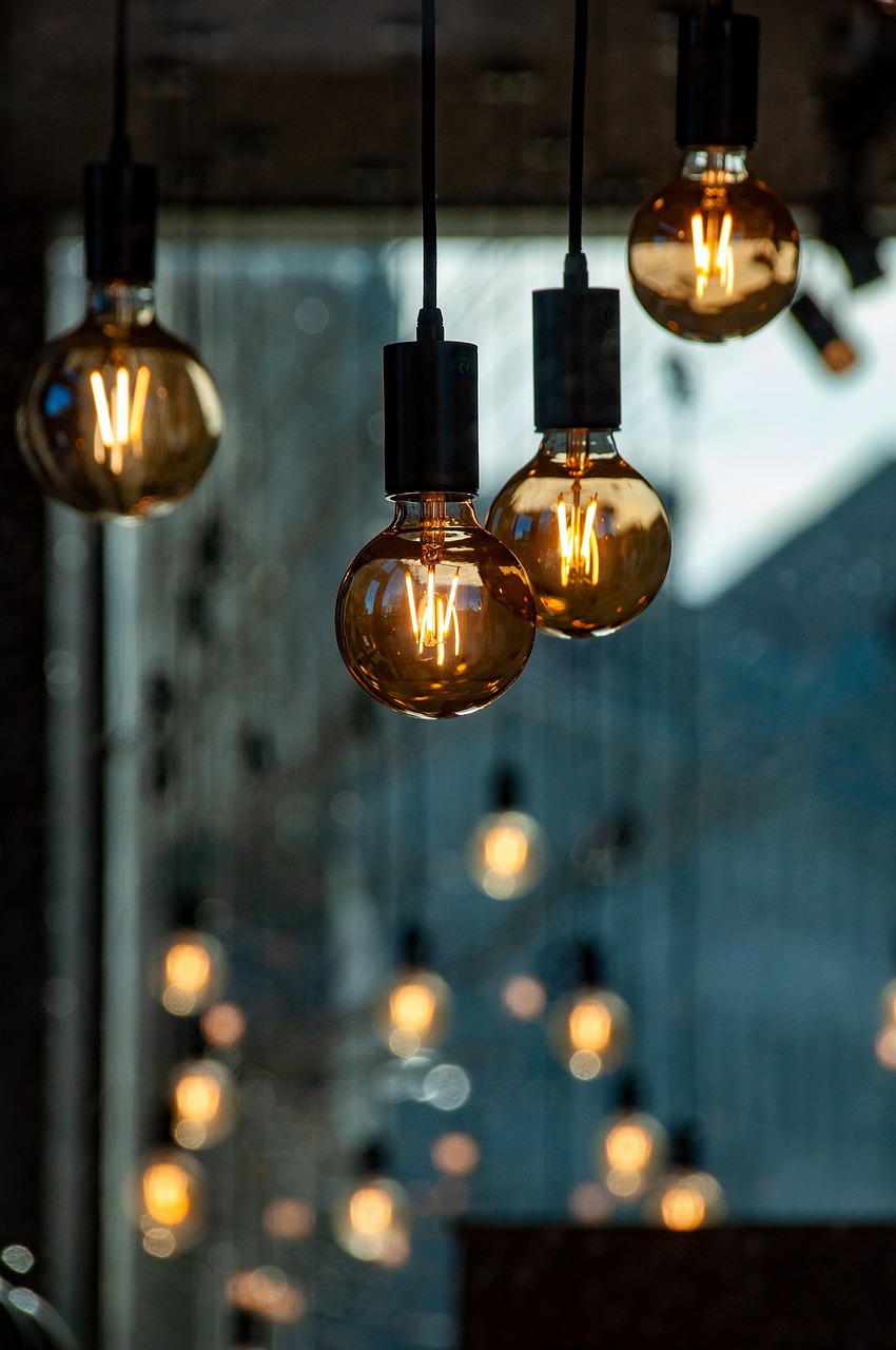 light-bulbs-7013096_1280