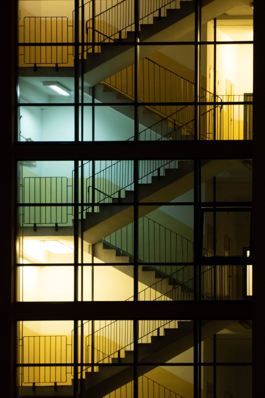 stairs-7231312_1280